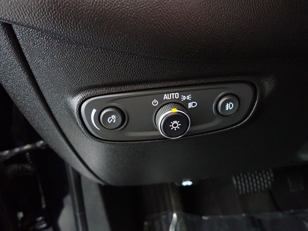 Used 2020 Chevrolet Equinox LT w/ Driver Convenience Package image 28