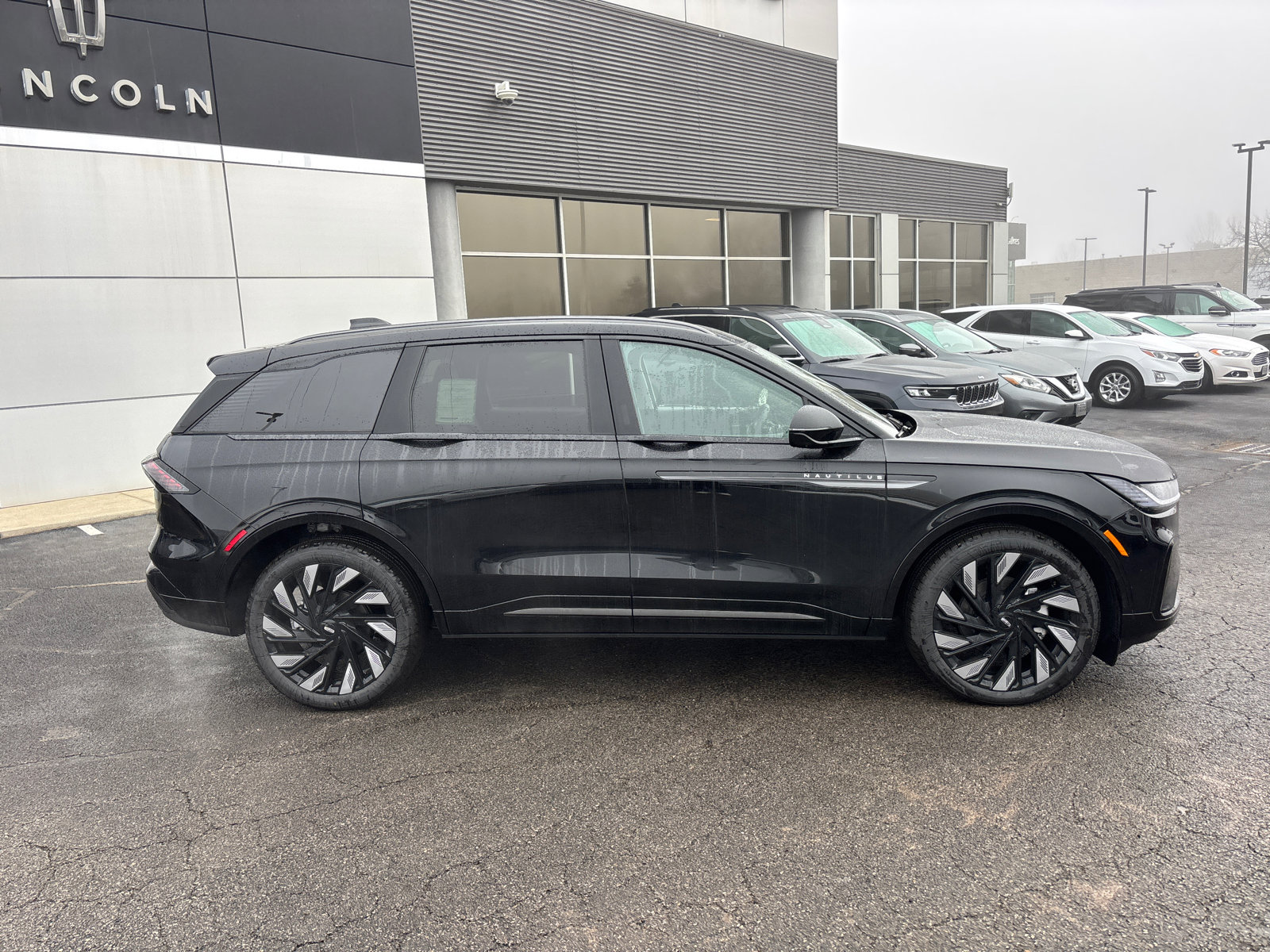 New 2026 Lincoln Nautilus Reserve w/ Jet Appearance Package AWD/4WD image 8