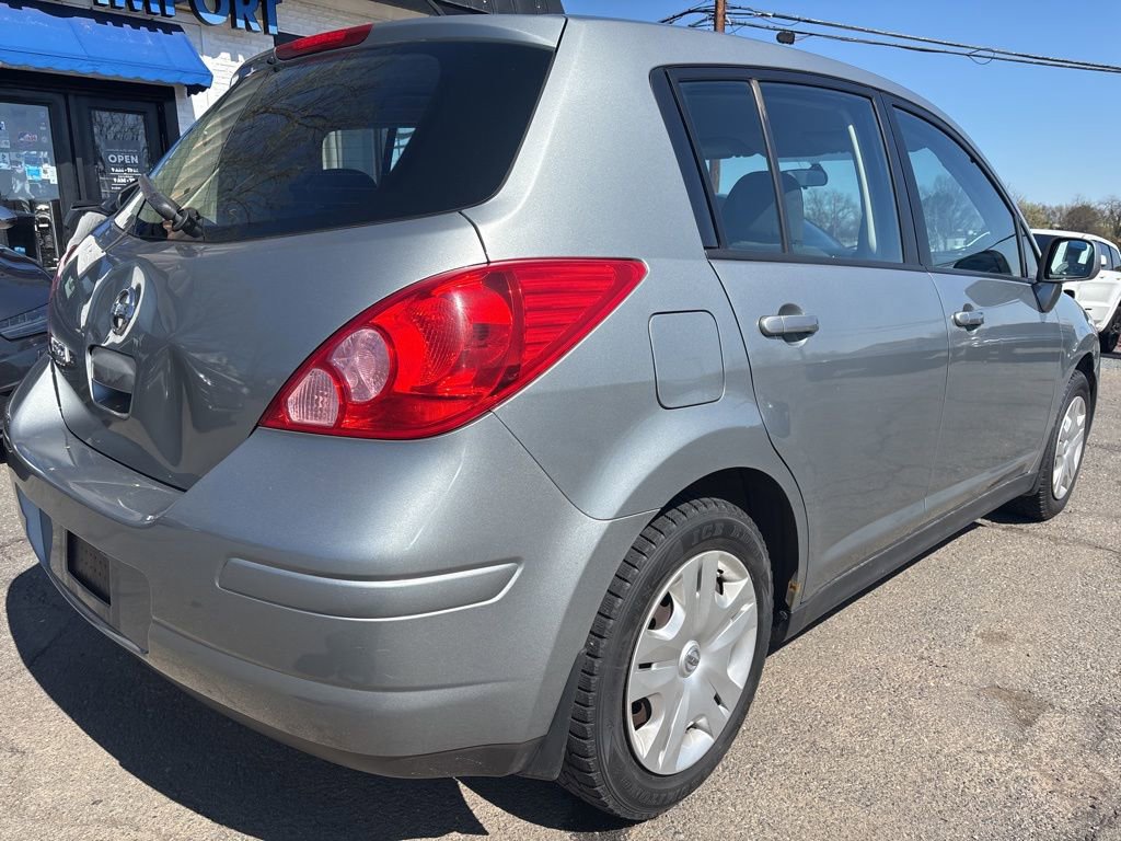 Used 2010 Nissan Versa 1.8 S w/ PWR Plus Pkg FWD image 2