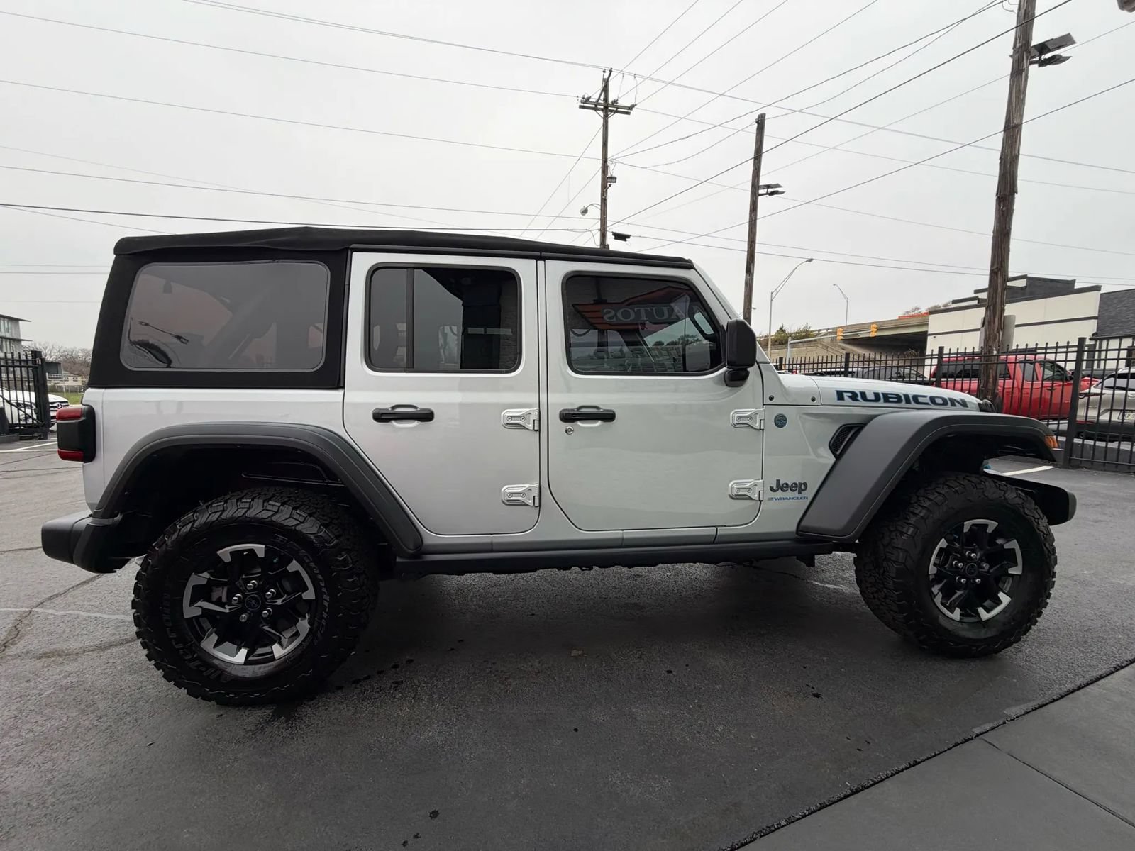 Used 2024 Jeep Wrangler Unlimited Rubicon 4xe w/ Safety Group AWD/4WD image 10