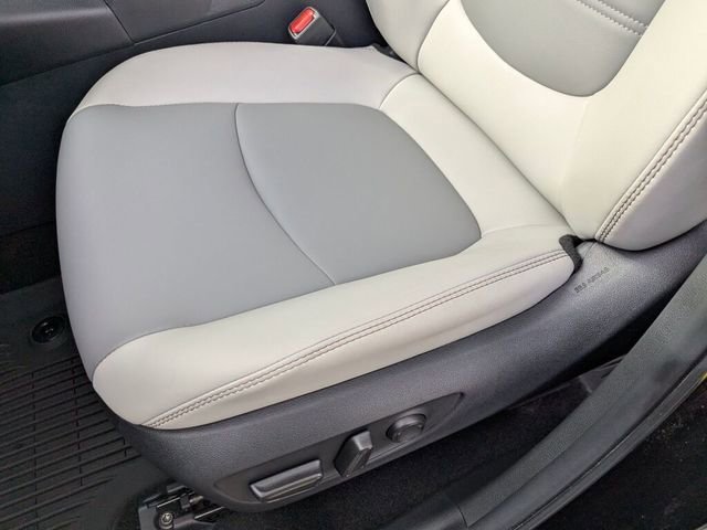 Used 2025 Toyota RAV4 XLE Premium image 25