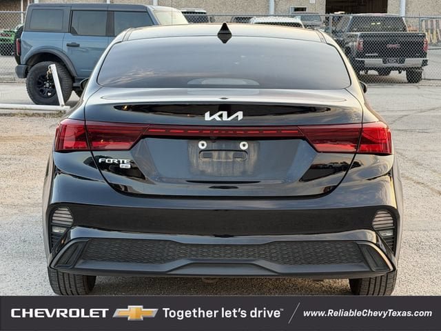 Used 2023 Kia Forte LX FWD image 5
