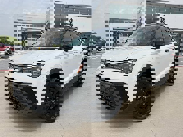 New 2025 Volkswagen Taos SE