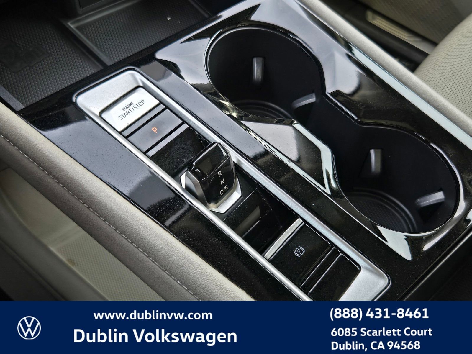 Certified 2024 Volkswagen Atlas SEL Premium R-Line image 19