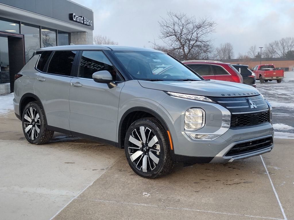 New 2026 Mitsubishi Outlander SE image 13