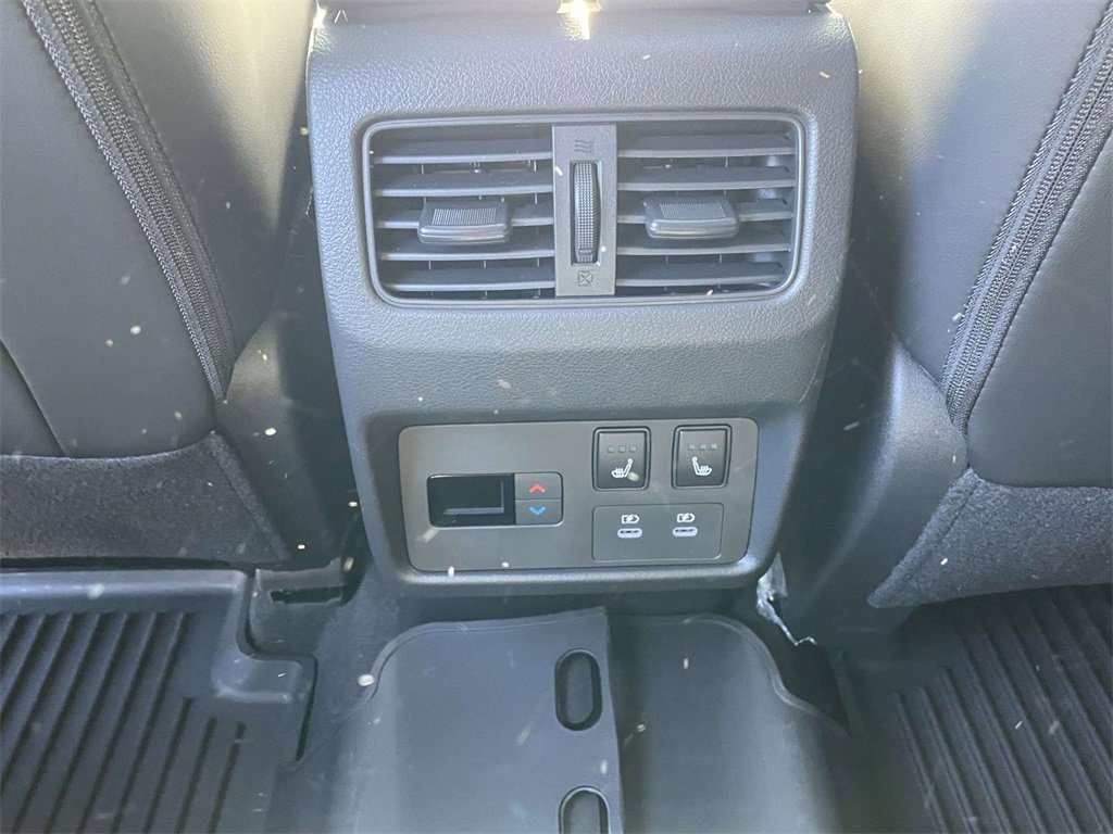 New 2026 Nissan Rogue Platinum image 9