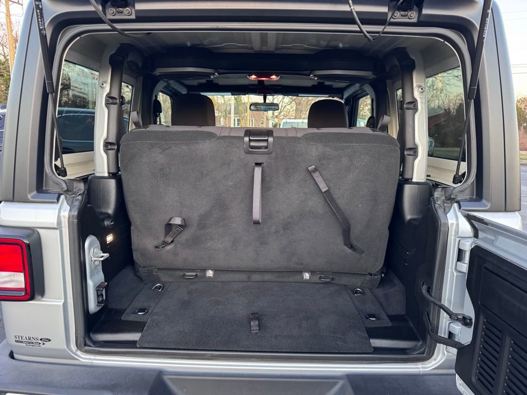 Used 2023 Jeep Wrangler Sport image 36