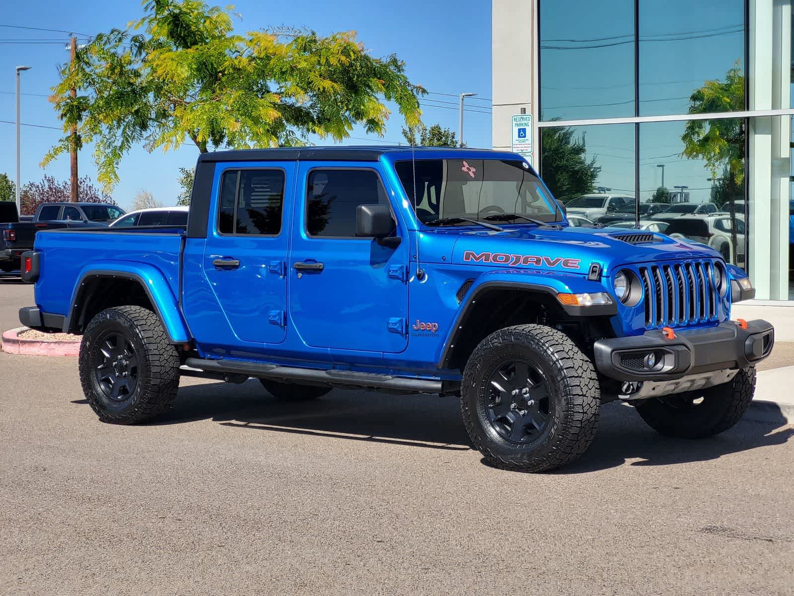 Used 2022 Jeep Gladiator Mojave w/ Trailer Tow Package AWD/4WD video 3