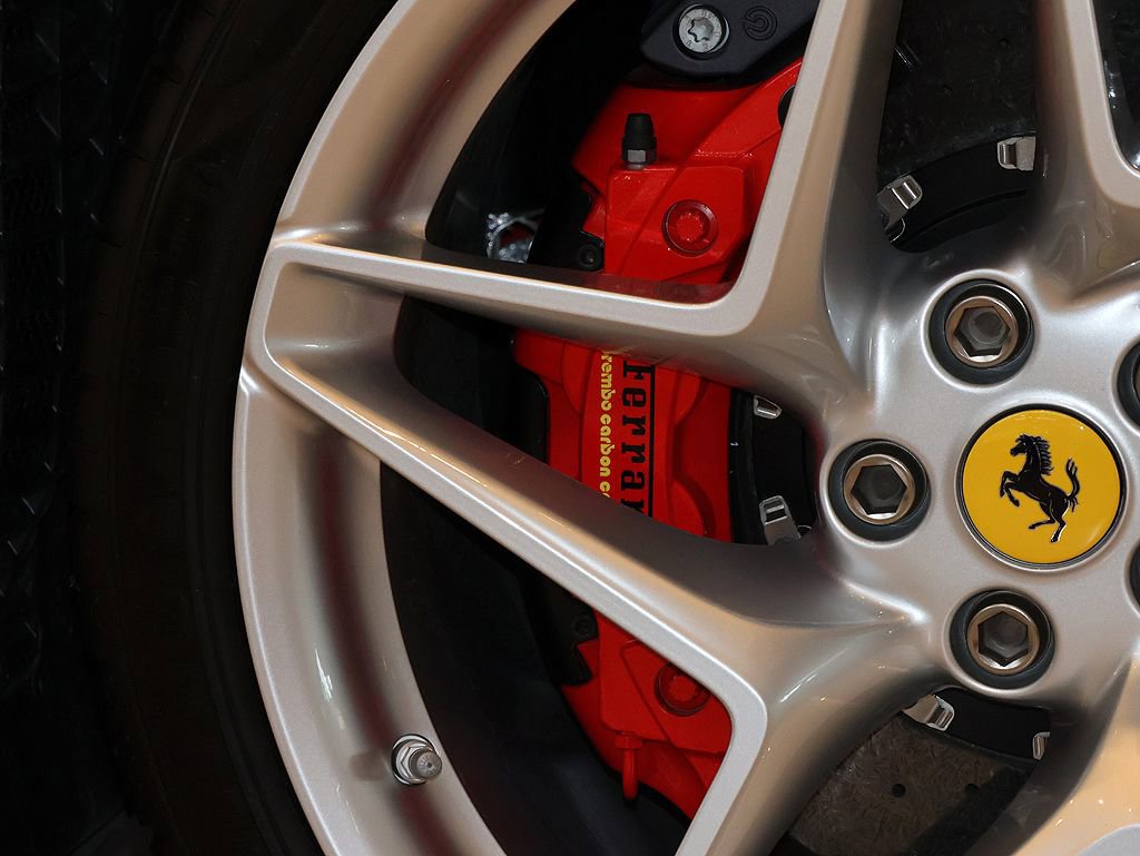 Certified 2021 Ferrari F8 Tributo RWD image 62