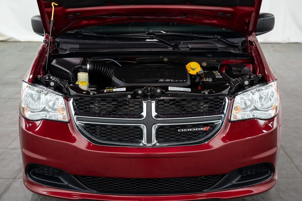 Used 2014 Dodge Grand Caravan SE w/ Quick Order Package 29E SE FWD image 3