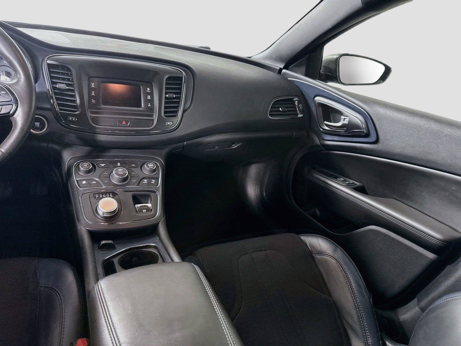 Used 2015 Chrysler 200 S FWD image 15