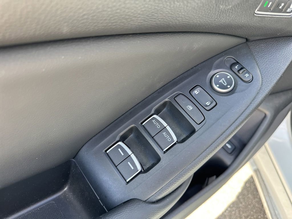 Used 2018 Honda Accord EX-L image 16