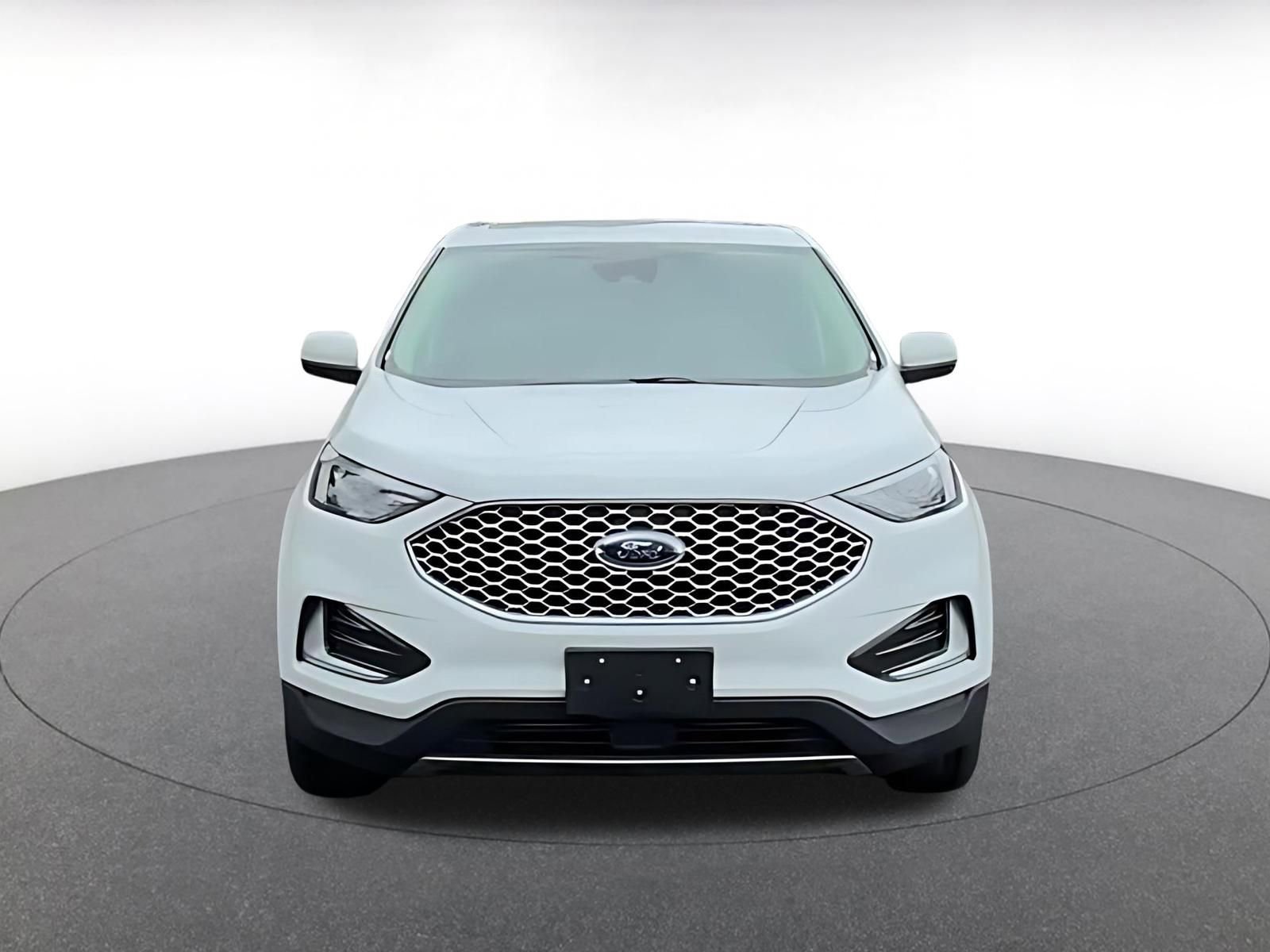 Used 2024 Ford Edge SEL image 4