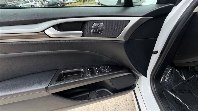 Used 2020 Ford Fusion SEL FWD image 10