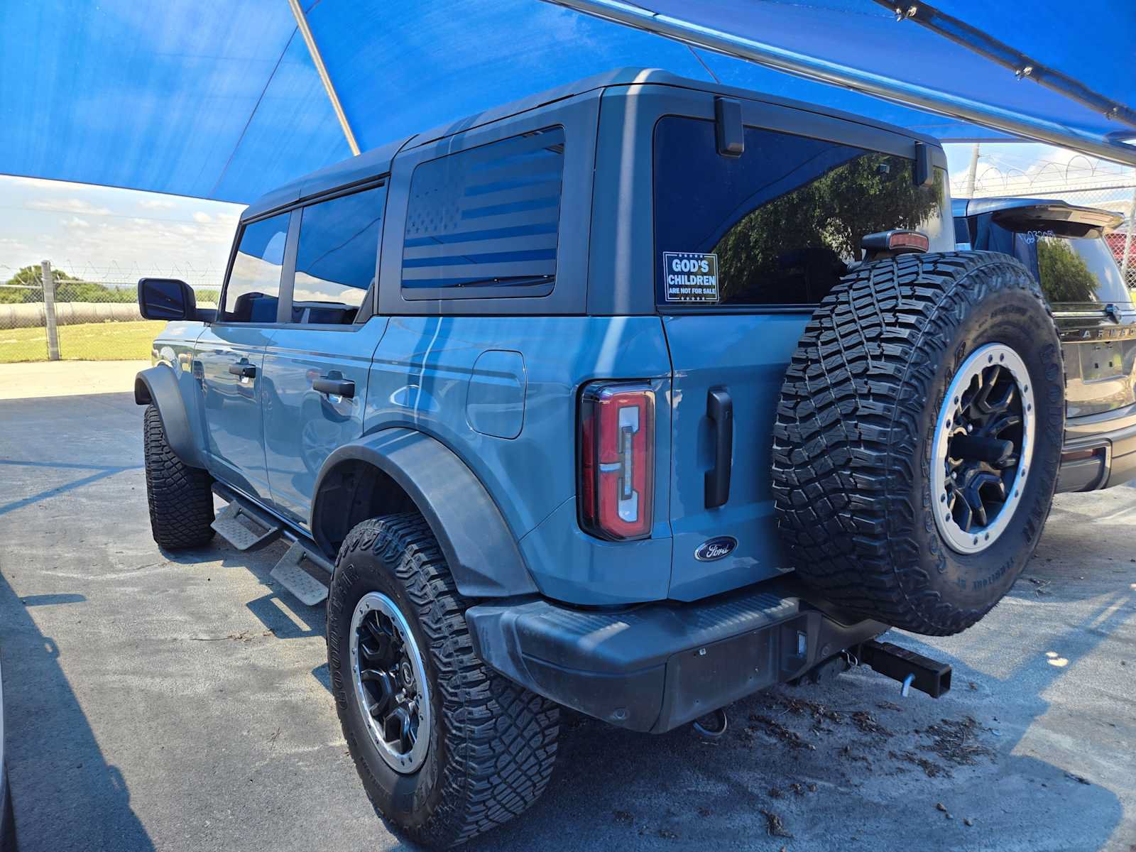 Used 2023 Ford Bronco Badlands w/ Sasquatch Package AWD/4WD image 3