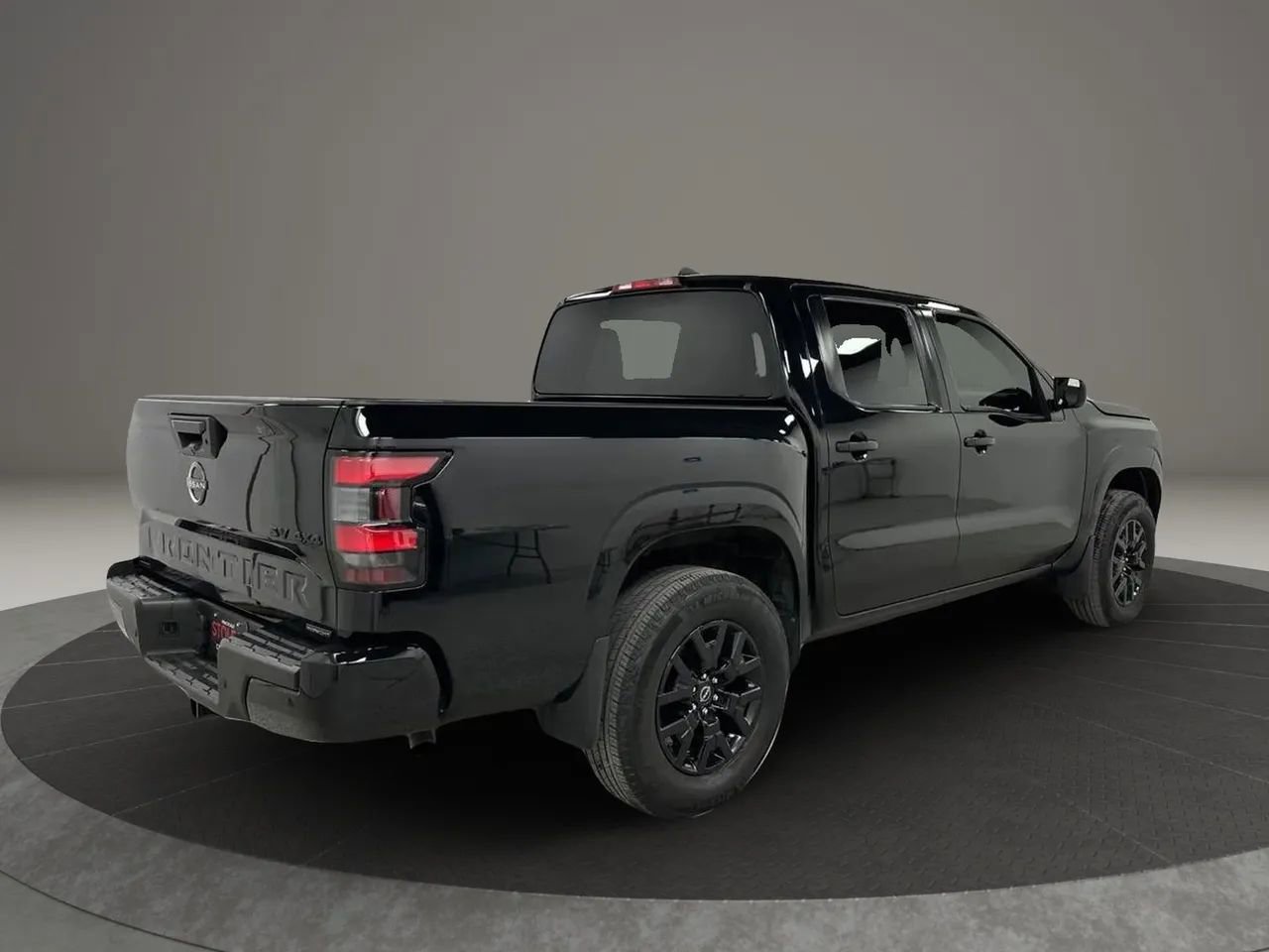 Used 2023 Nissan Frontier SV w/ Midnight Edition Package AWD/4WD image 5