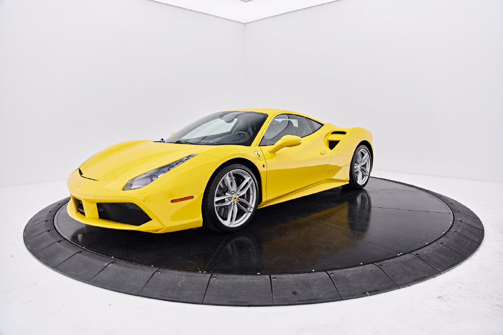 Used 2017 Ferrari 488 GTB RWD image 11