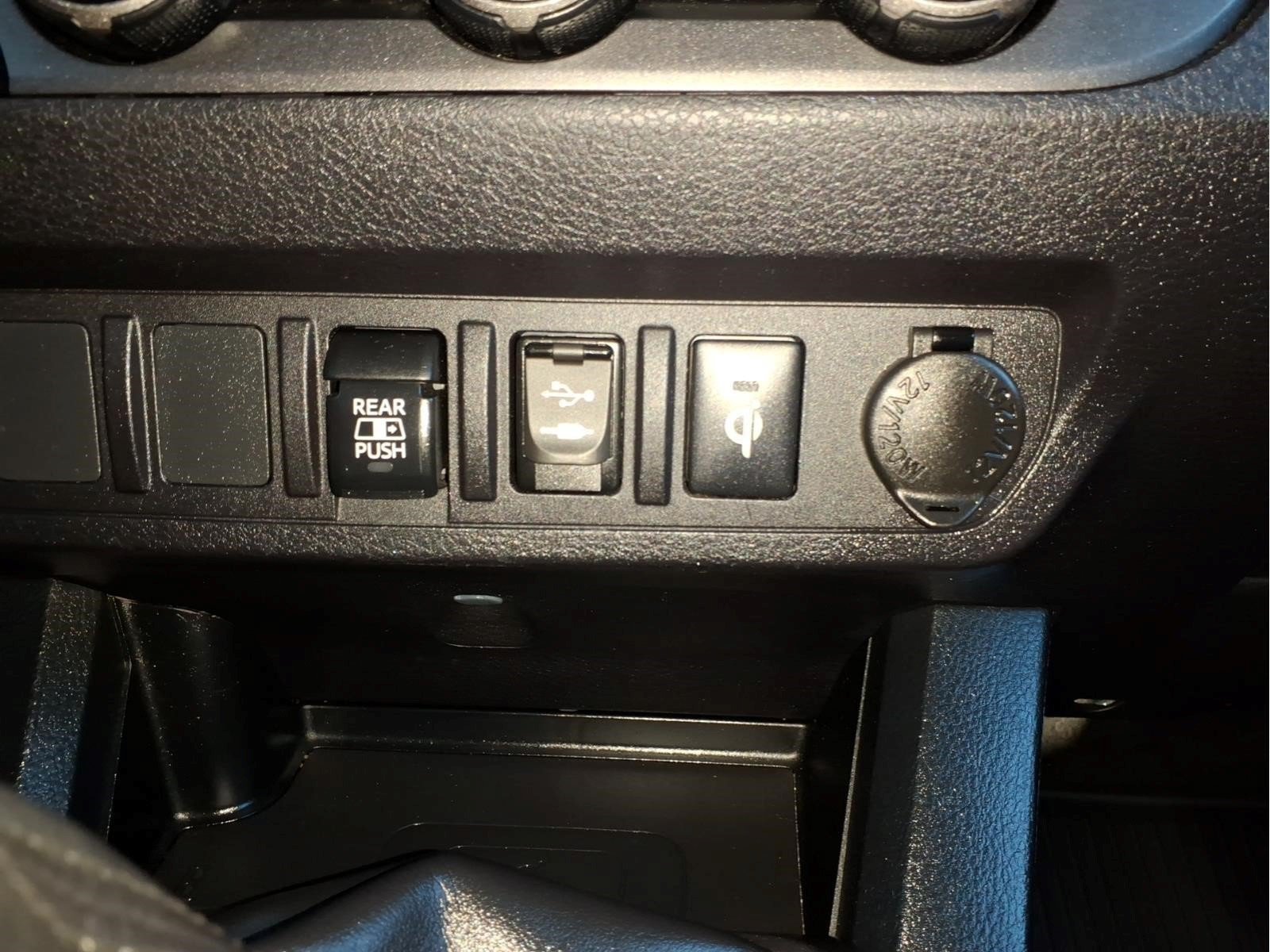 Used 2019 Toyota Tacoma TRD Off-Road AWD/4WD image 30