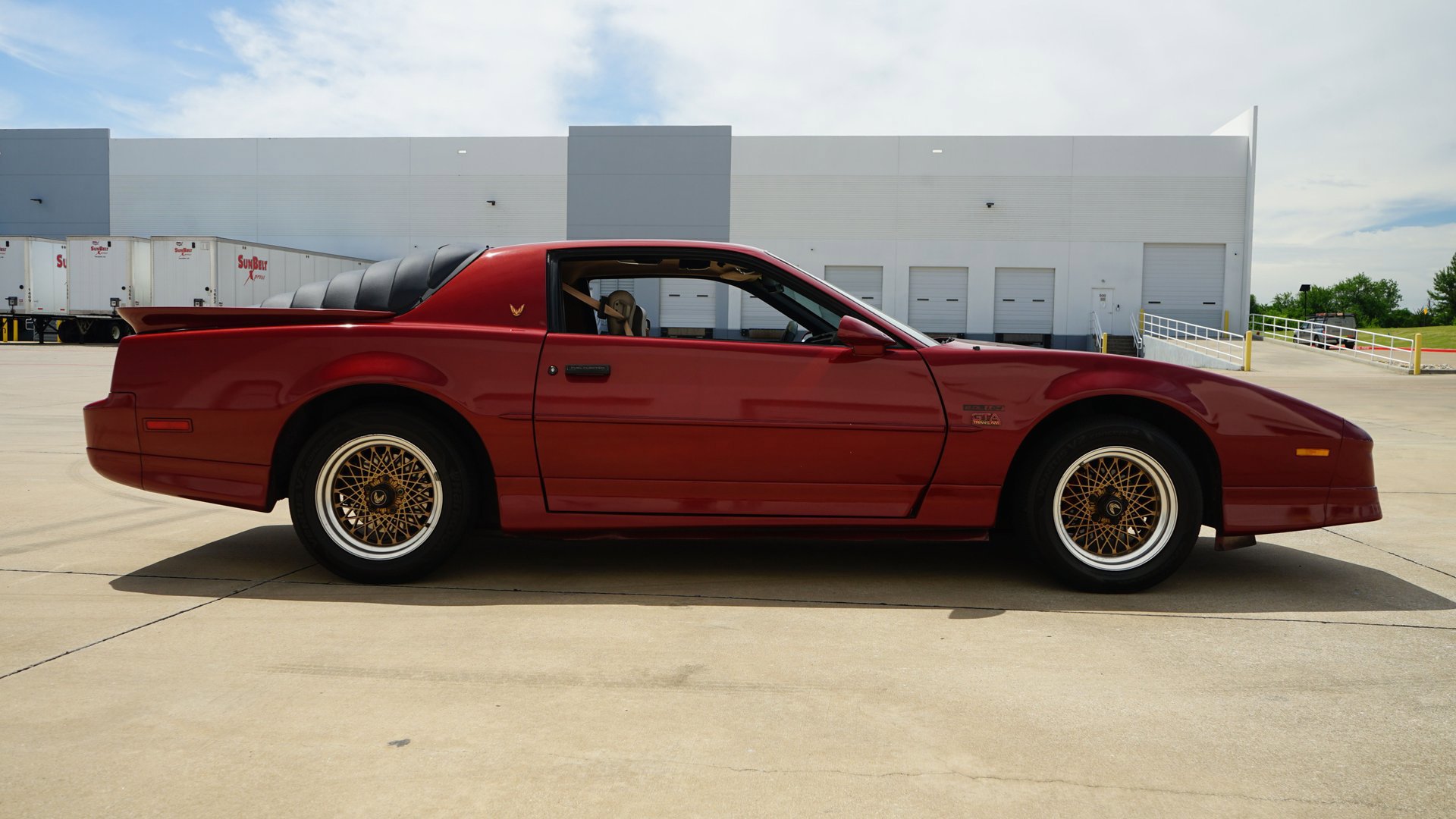 Used 1987 Pontiac Firebird Trans Am RWD image 18