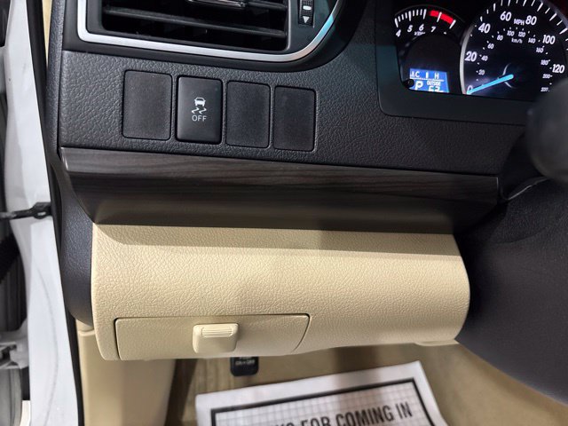 Used 2015 Toyota Camry LE FWD image 30