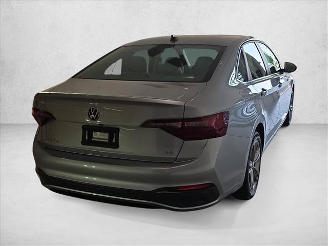 Used 2024 Volkswagen Jetta SE FWD image 5