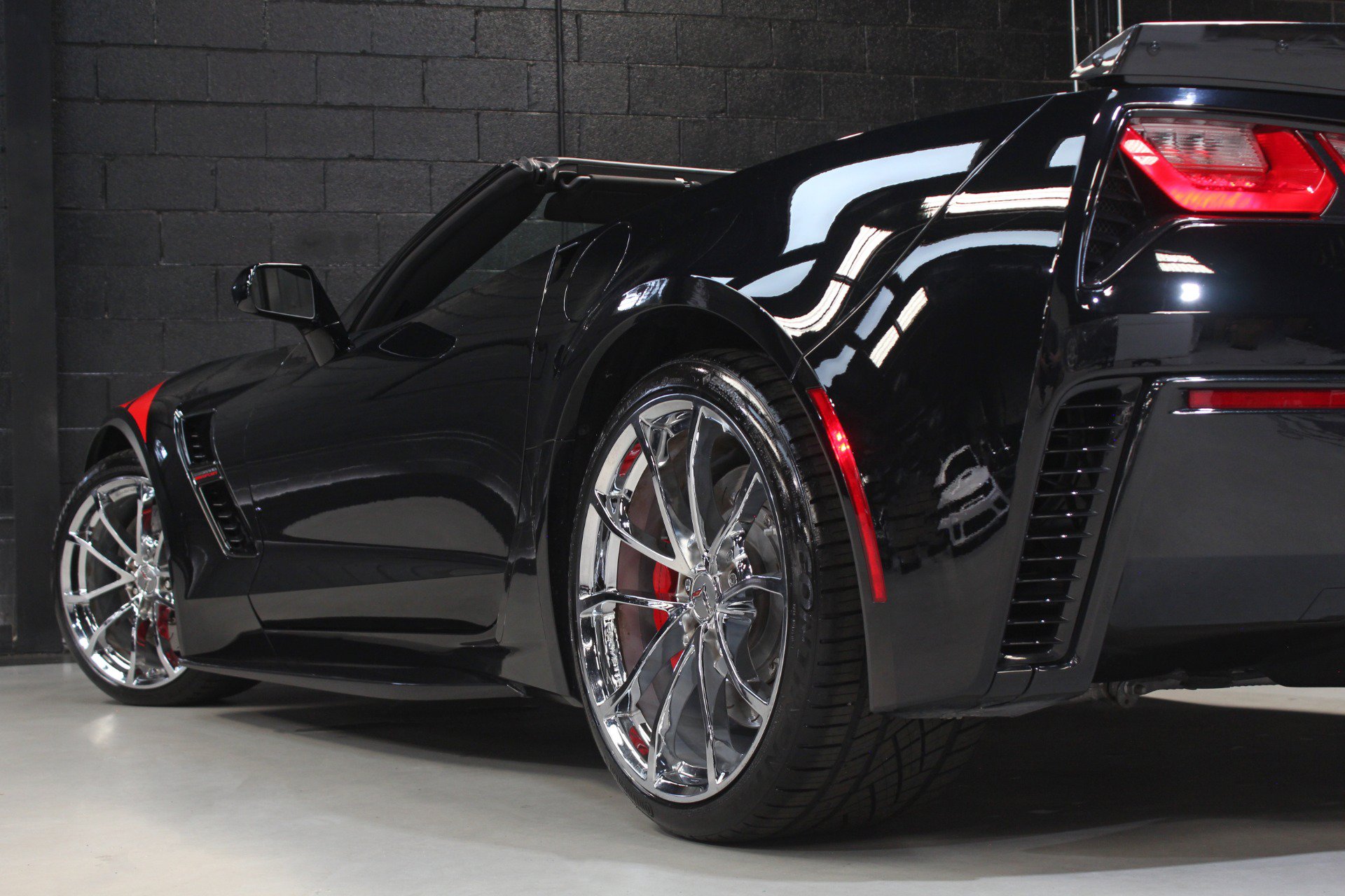 Used 2019 Chevrolet Corvette Grand Sport RWD image 18