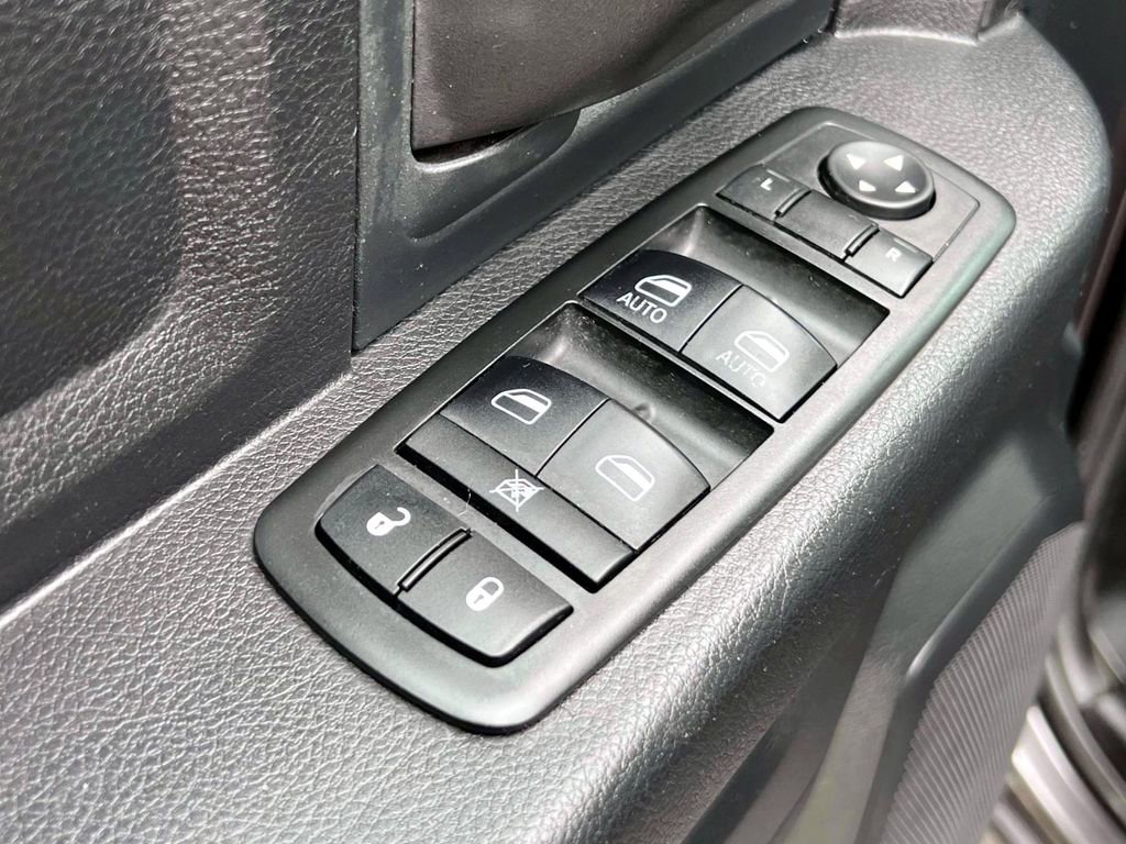 Used 2015 RAM 1500 Express image 16