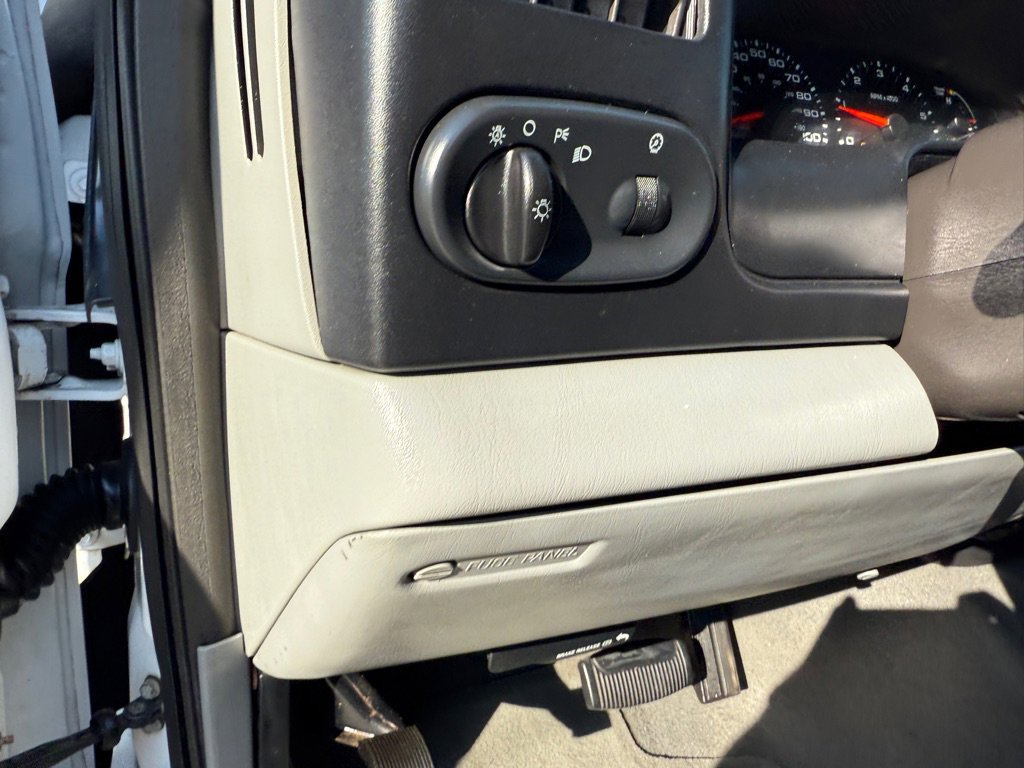 Used 2005 Ford Excursion XLT image 22