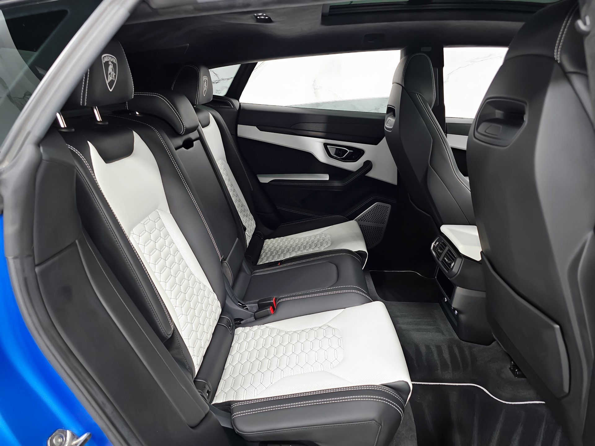 Used 2021 Lamborghini Urus image 19