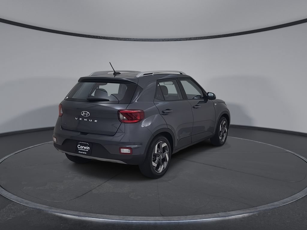 Used 2025 Hyundai Venue SEL FWD image 15