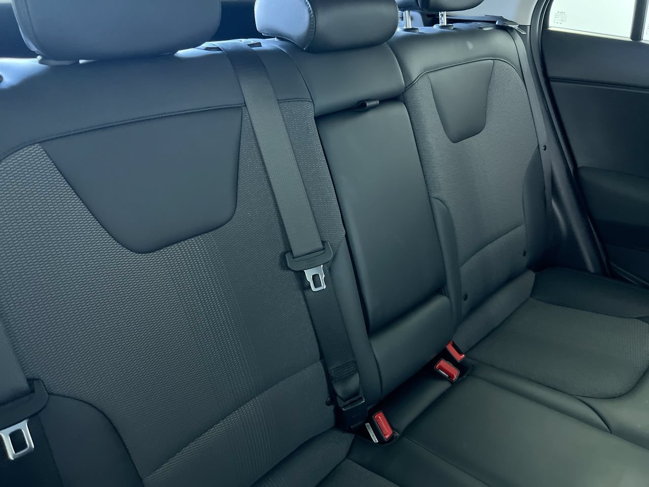 Certified 2024 Kia Niro EX FWD image 29