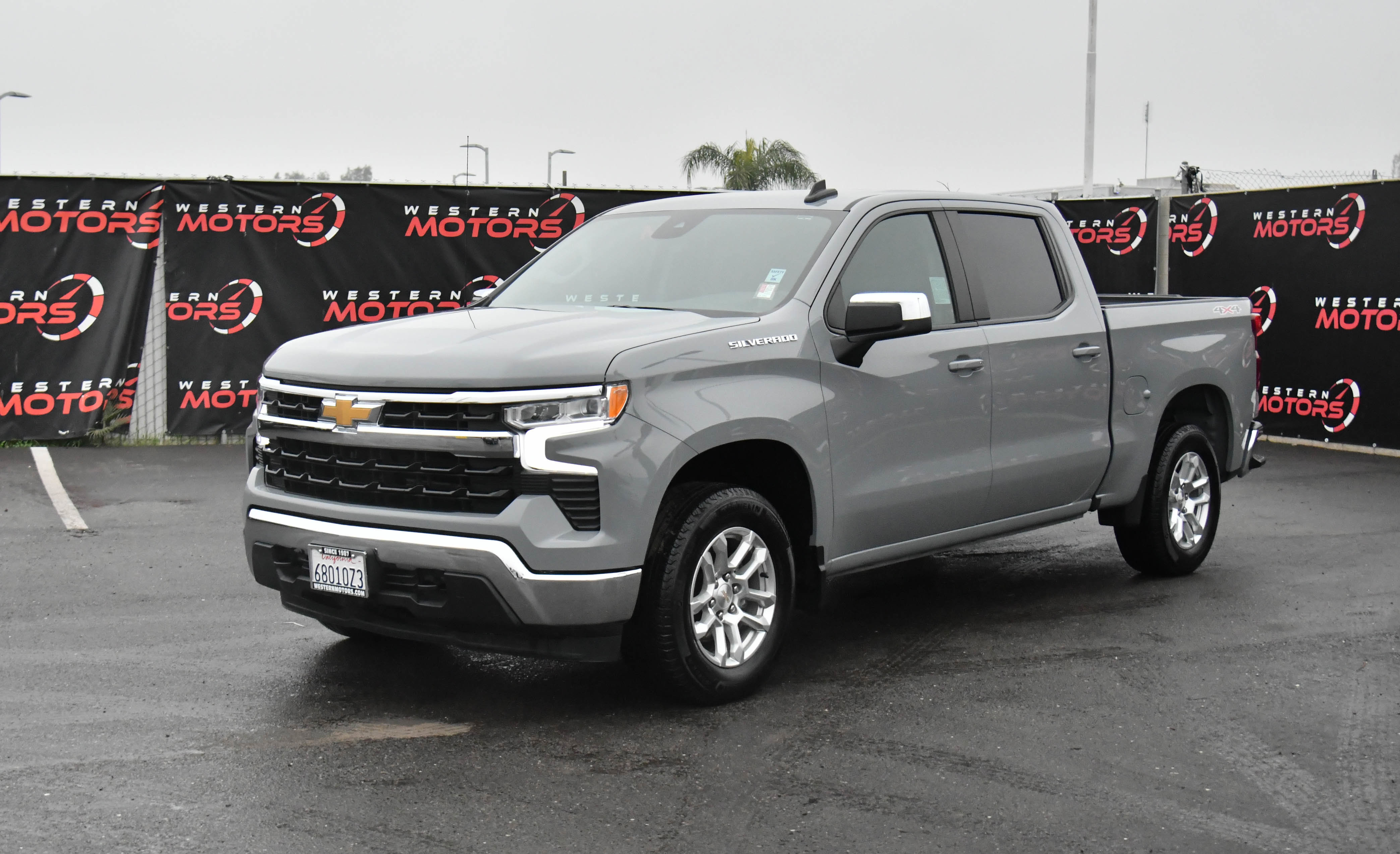 Used 2024 Chevrolet Silverado 1500 LT image 3
