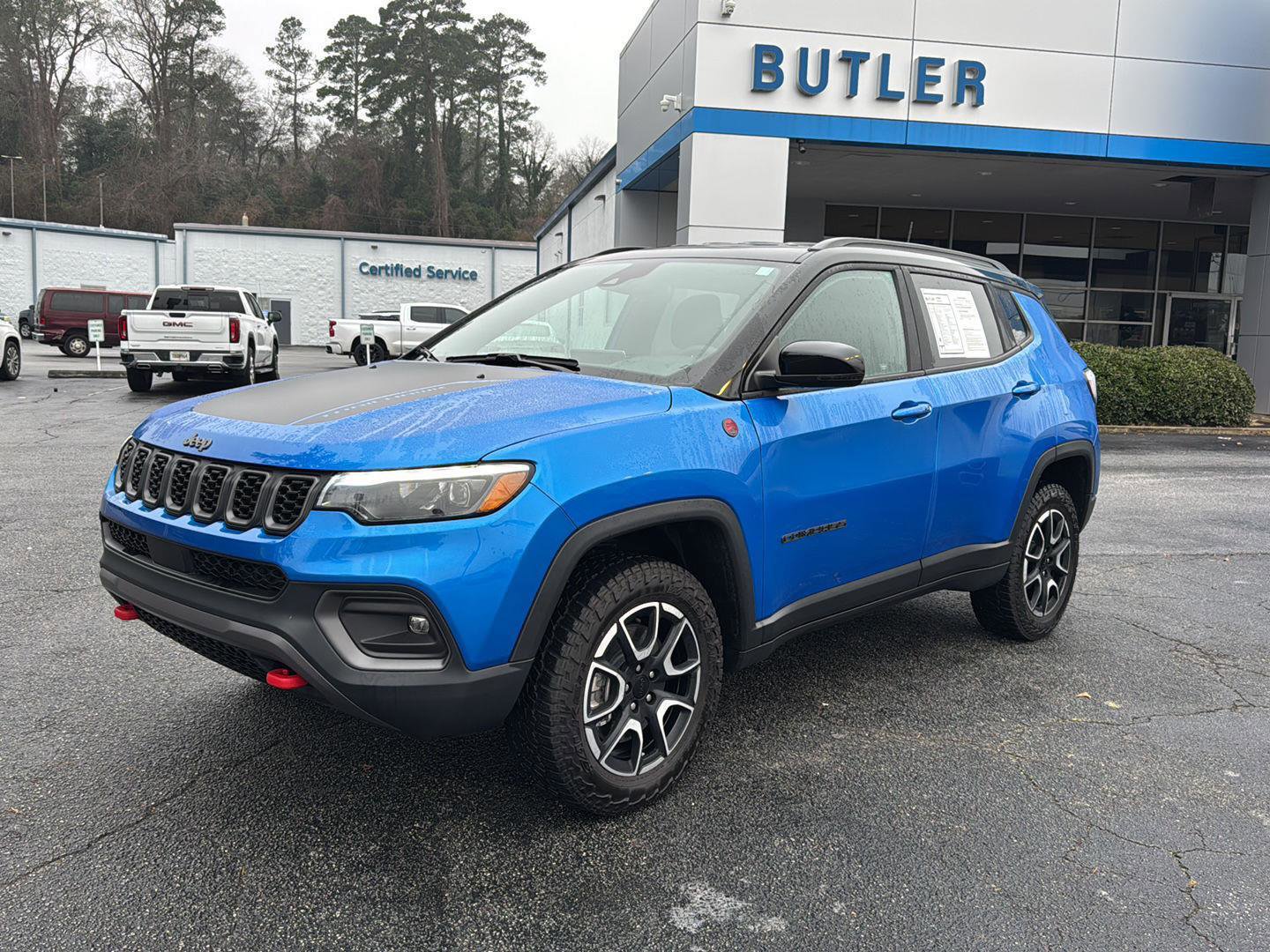 Used 2024 Jeep Compass Trailhawk w/ Trailhawk Elite Group image 2