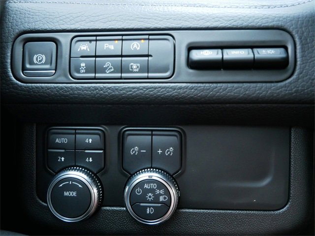 Used 2024 GMC Yukon Denali image 17