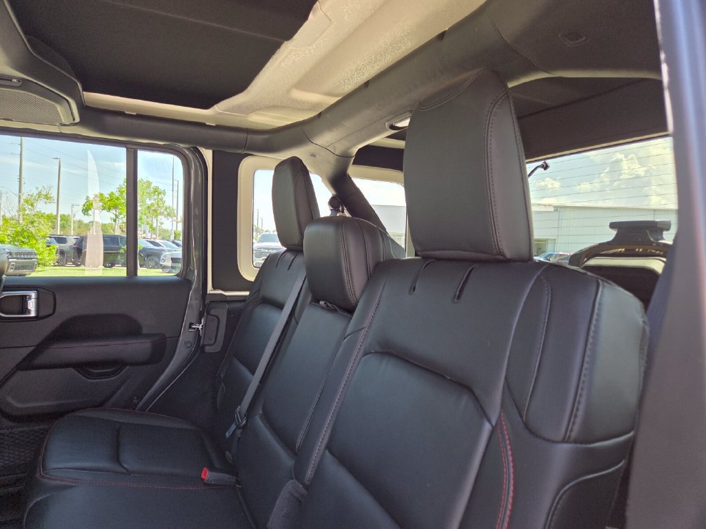 Certified 2021 Jeep Wrangler Unlimited Rubicon w/ Dual Top Group AWD/4WD image 22