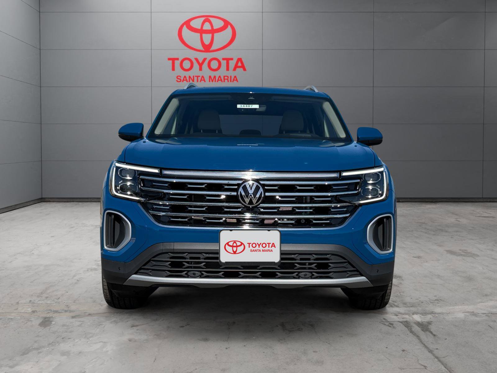 Used 2025 Volkswagen Atlas SEL AWD/4WD image 3