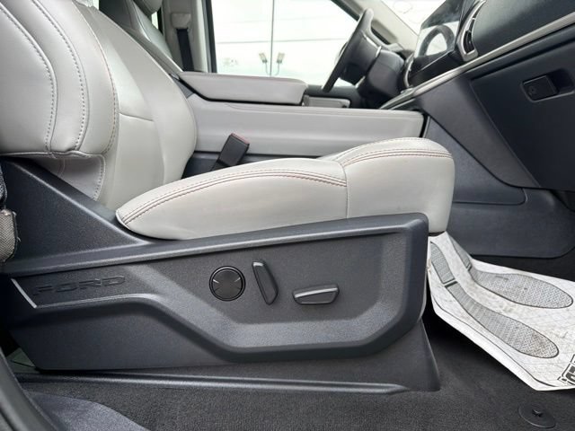 Used 2025 Ford Expedition Active AWD/4WD image 34