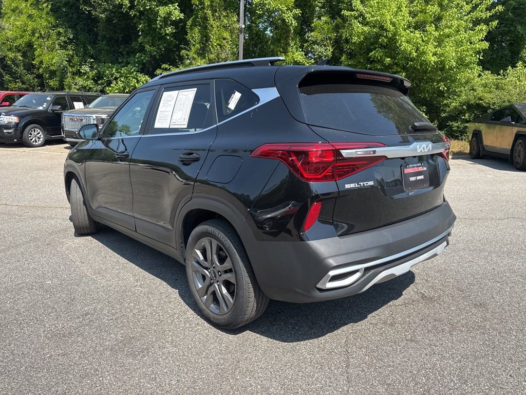 Used 2023 Kia Seltos S FWD image 2