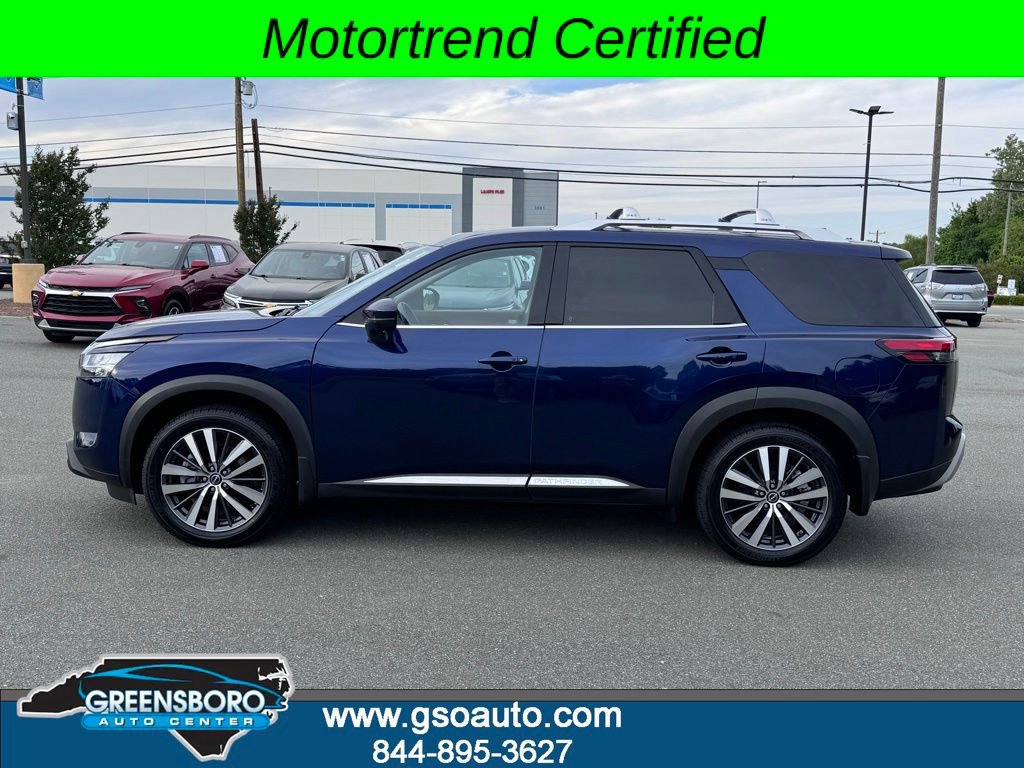 Used 2022 Nissan Pathfinder Platinum w/ Cargo Package AWD/4WD image 3