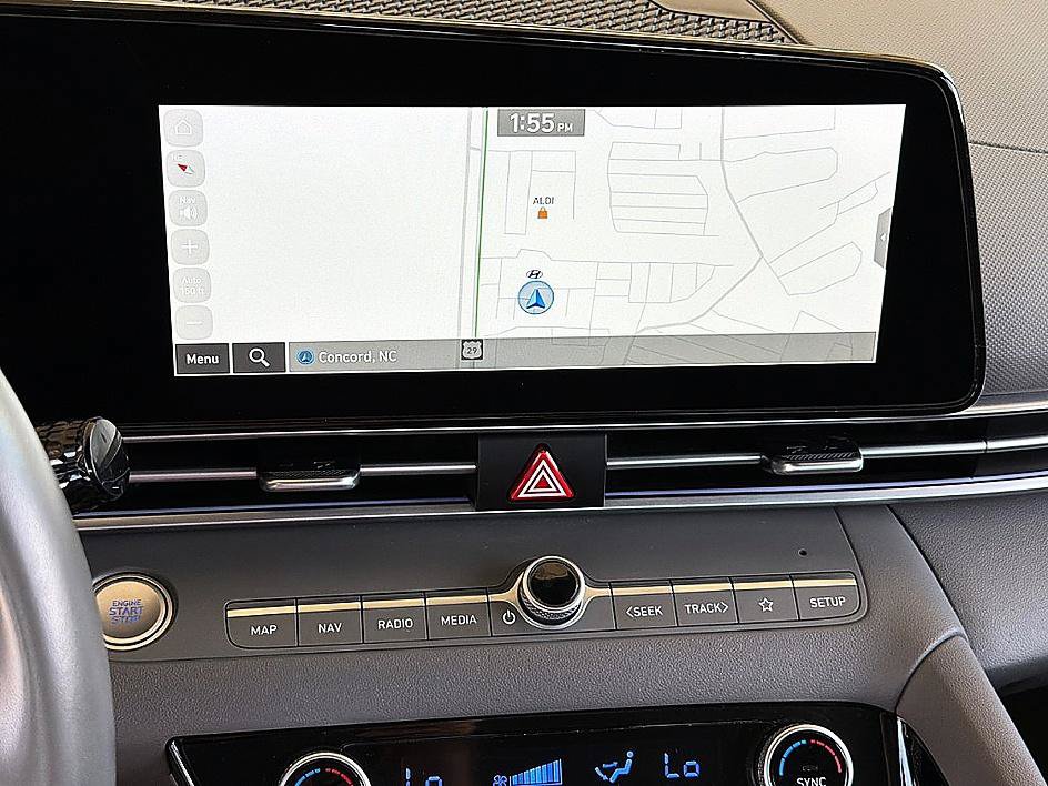 Certified 2025 Hyundai Elantra SEL FWD image 13