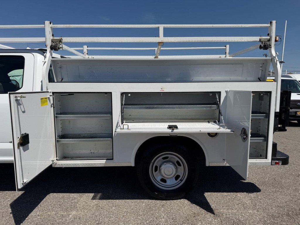 Used 2022 Ford F350 XL w/ Power Equipment Group image 19