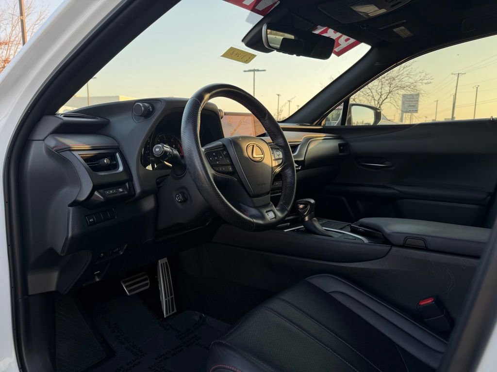 Used 2019 Lexus UX 200 F Sport w/ F Sport Premium Package image 10