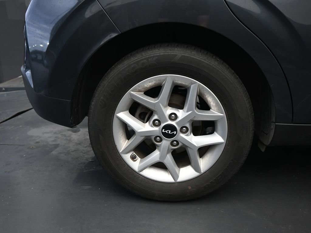 Used 2025 Kia Soul LX w/ LX Technology Package image 9