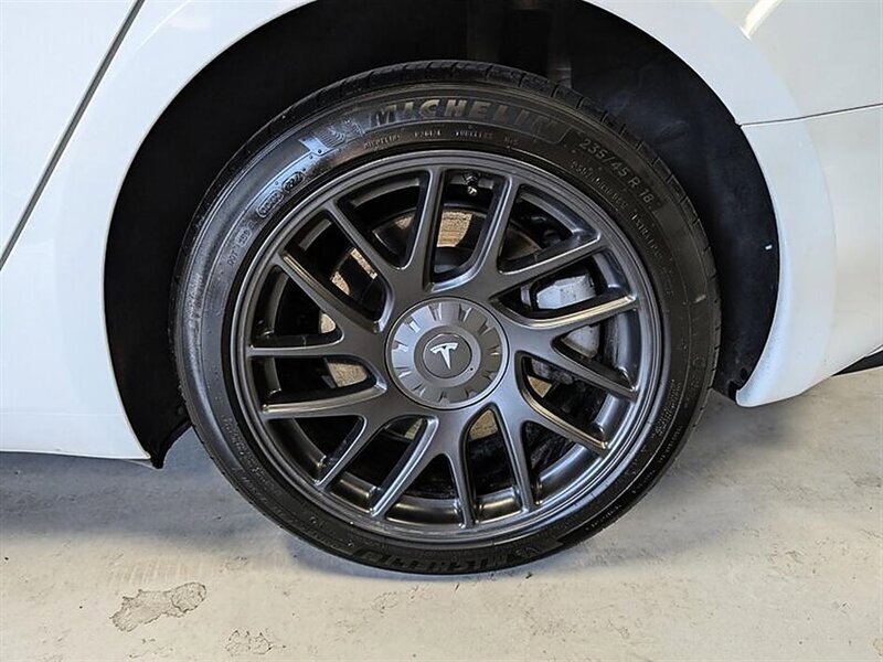 Used 2025 Tesla Model 3 Long Range AWD/4WD image 14