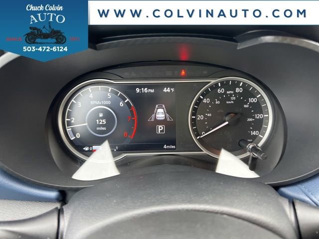 New 2025 Nissan Versa SV w/ Trunk Package FWD image 16