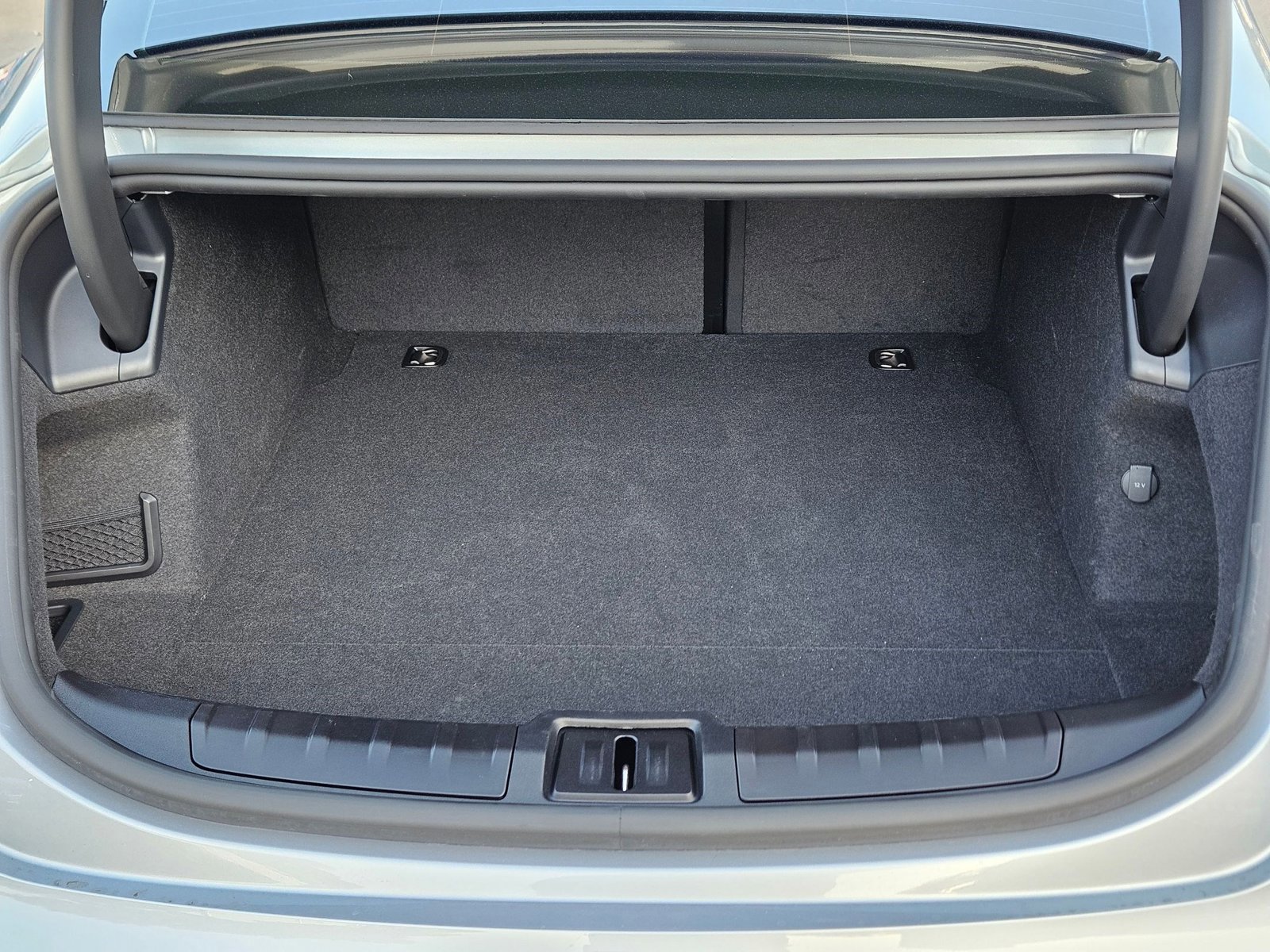 Used 2023 Porsche Taycan image 6