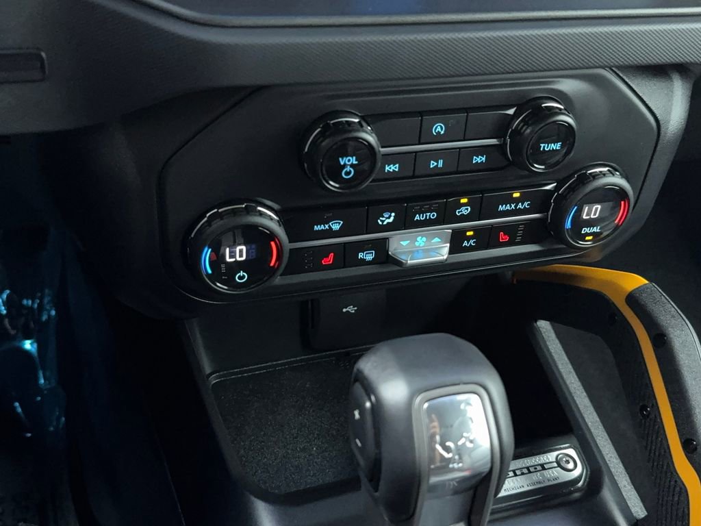 Used 2024 Ford Bronco Badlands image 28