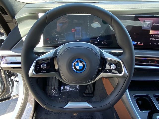 Used 2025 BMW i7 xDrive60 AWD/4WD image 20