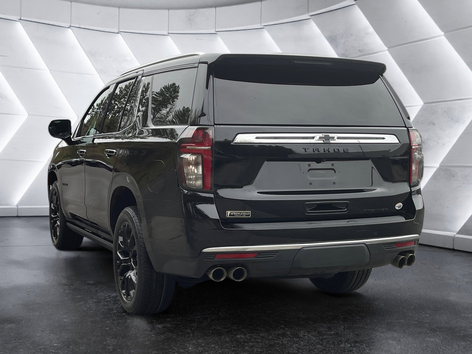 Used 2023 Chevrolet Tahoe Premier w/ LPO, Illumination Package AWD/4WD image 4