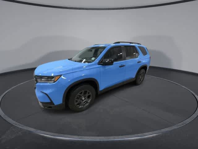 Used 2025 Honda Pilot TrailSport image 4